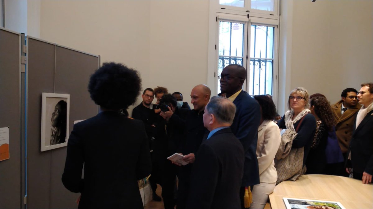 hamidou_samak's tweet photo. La #francophonie à l’honneur avec une belle affluence au Vernissage de l’exposition « les visages de la francophonie « ⁦@Mairiedu20⁩ avec ⁦@ANgatcha9⁩ ⁦@EricPliez⁩ ⁦@FrancophonieSF⁩ et RVVAF, jusqu’au 8 avril. https://t.co/Cd0wtpKiPJ