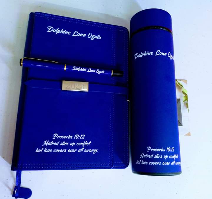 muthoni_njakwe's tweet image. Surprise your loved one with a unique and thoughtful gift set💗

Comprises an executive Diary/Notebook, an LED thermo, &amp;amp; a pen- all in a beautifully packaged gift box.

We personalize them with the recipient's name or a special message.

Going for Ksh2,800

Whatsapp me 0715017200