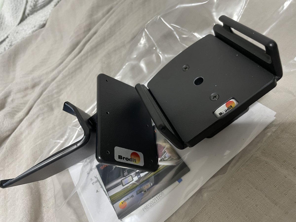 yrpk_car's tweet image. ちなみにこちらでした。
車種専用マウントっていいね。

minkara.carview.co.jp/userid/1464860…
#Proclip #Brodit