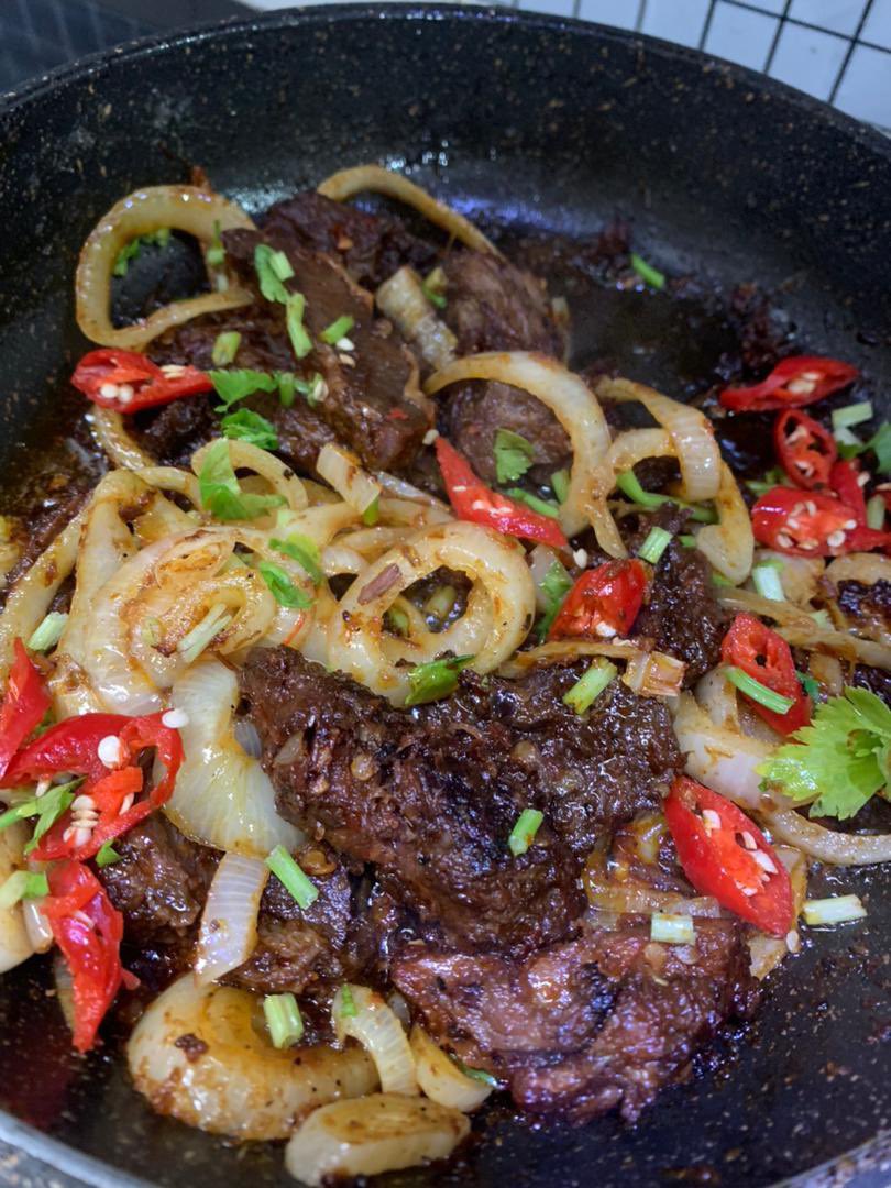 rsrissa_'s tweet photo. ✨Ramadan Quick Giveaway✨

I nak pilih 6 winners to get this sambal daging dendeng! 

Rules :

🔒RT this tweet
🔒Follow me &amp; @hoodawon 
🔒Rt our pinned tweet
🔒Reply done

End 2/4 at 4 PM ! Goodluck everyone🫶🏻🩷 https://t.co/tkiaKb9SZM