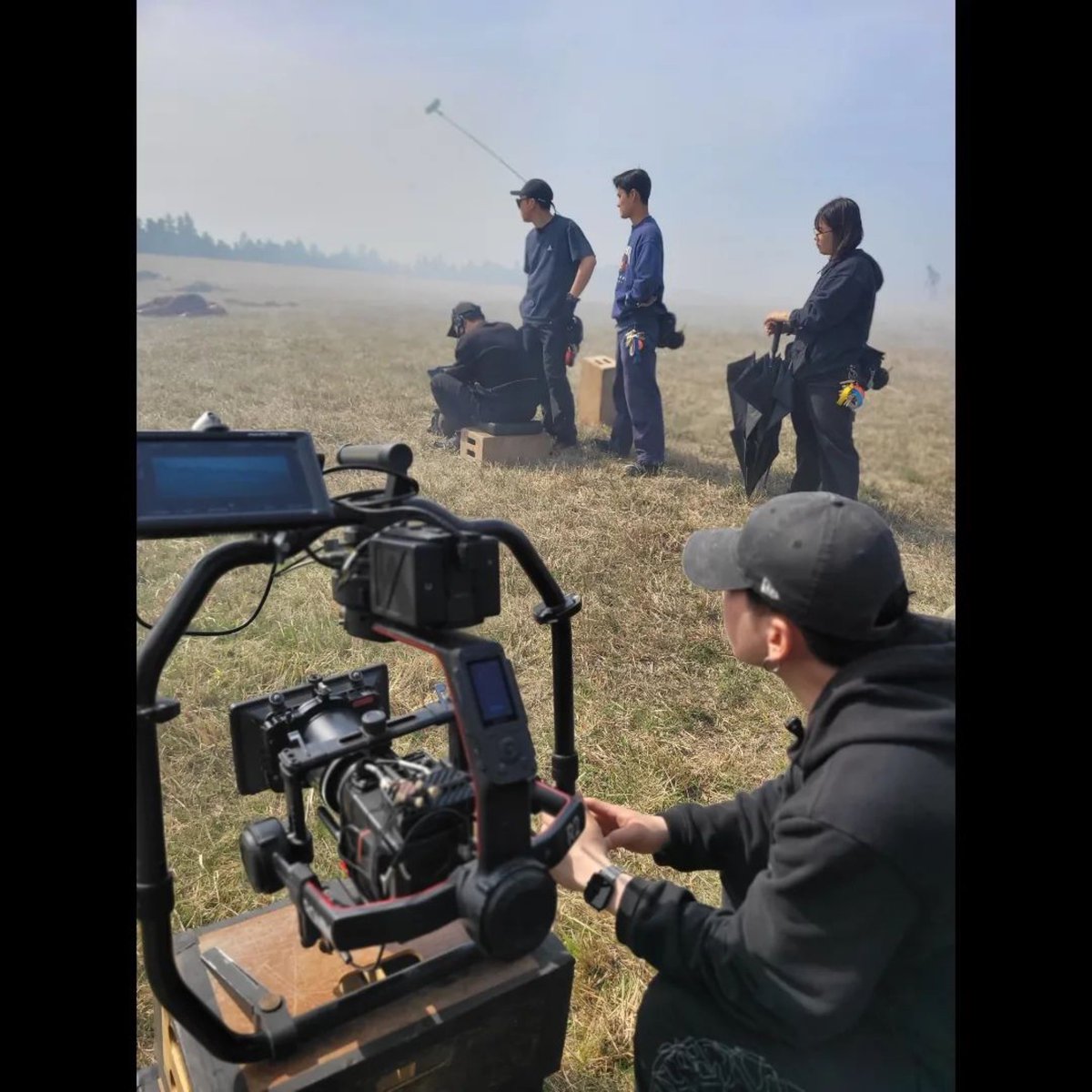 eMily28beBe's tweet image. #Repost @hanjin_vv
・・・
제주도무사히🎬

#아스달연대기시즌2
#CameraGrip
#GripTeam
movement
Operator

instagram.com/p/CqfDkFnL990/…