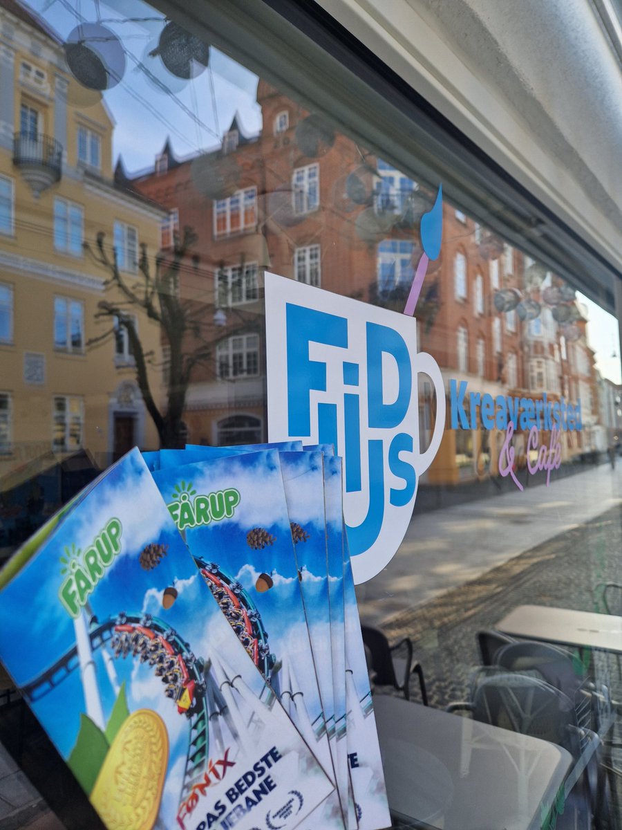 FIDUS_CAFE's tweet photo. 🎉WUHUUUU KÆMPE NYHED..

🫶FÅRUP SOMMERLAND var forbi og ja de var helt skudt i Fidus og vores koncept.

🙏🏻Så vi har slået os sammen - det vil sige VI SES I fårup sommerland HELE sæsonen til #vækfraskærmen krea tid i vores nye lokaler i den sjoveste skov..

#Nordjylland #Aalborg https://t.co/VKaNEUd0VM