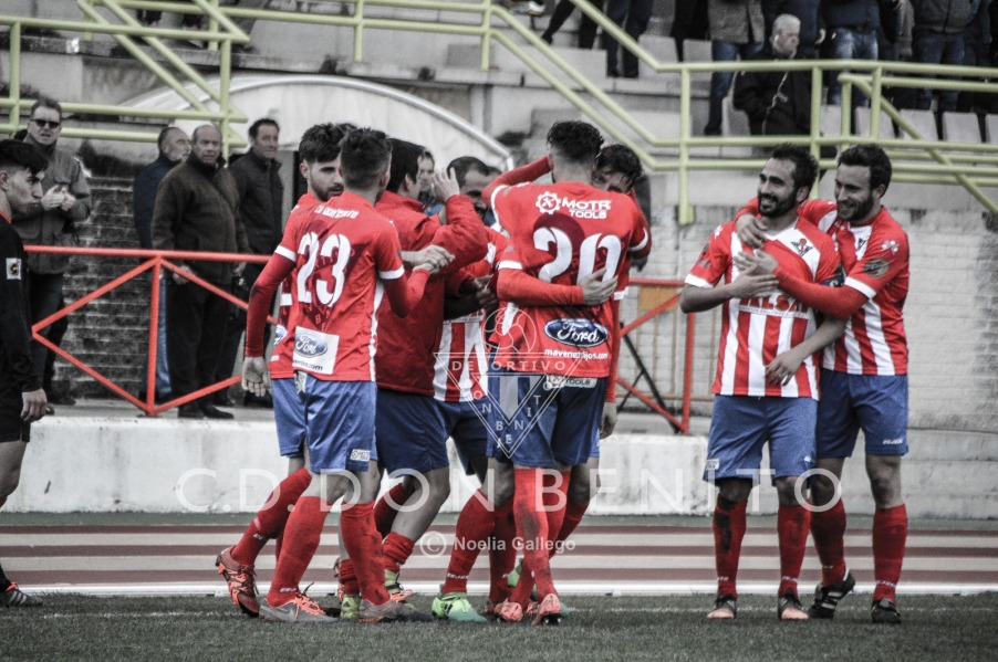 <a href="/LuismaGuisado/">𝑳𝒖𝒊𝒔𝒎𝒂 𝑺𝒉𝒆𝒍𝒃𝒚 𝕏 🇪🇺🇪🇸</a> <a href="/CDDonBenito_/">CD Don Benito</a> Contra el Moralo, 1-0 gol del Talismán <a href="/josemanuel24cor/">JOSÉ MANUEL PG</a>. Ese día empezamos con doble lateral en la banda izda y acabamos con todo arriba. A nivel táctico/ estratégico una pasada de partido. Ese año ascendimos