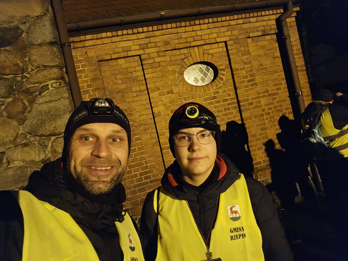 michniewicz_k's tweet photo. Ekstremalna Droga Krzyżowa z moim synem❤️❗️
28 km w deszcze, ciemności, ciszy, samotności i samym środkiem lasu ..
Jestem z Ciebie dumny Kuba!😊 https://t.co/ATGQMschEh