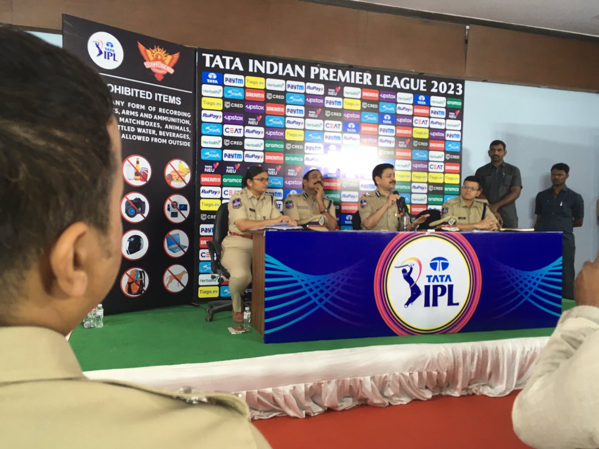 KartheekTnie's tweet image. #IPL

@RachakondaCop made elaborate arrangements for the smooth conduct of @SunrizeRecords Vs @rajasthanroyals match at #RGIS stadium

Police also requested for slight changes in @manametro 

@NewIndianXpress 
@XpressHyderabad 
@Kalyan_TNIE