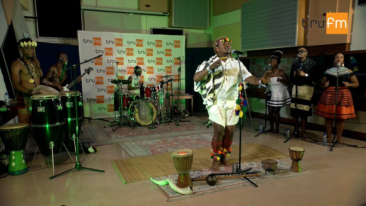 AzileMaka's tweet photo. A Screenshot from Live Performance by @jolizabhacasoul on #TheFreshStart.
YouTube link: https://t.co/2GuEjkb4Q1 https://t.co/WeUfLiwHEj