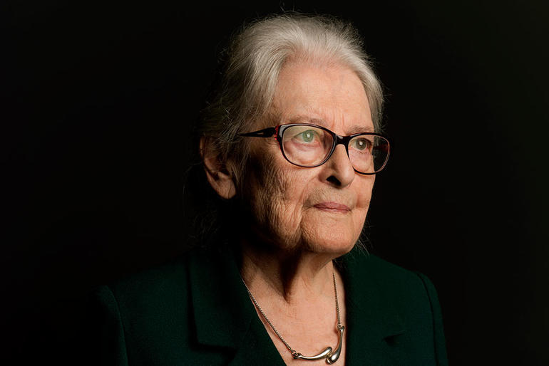 miandji's tweet image. Özgür kişilerin yetişmesini sağlayan, en başta, başka özgür kişilerdir.
- İoanna Kuçuradi