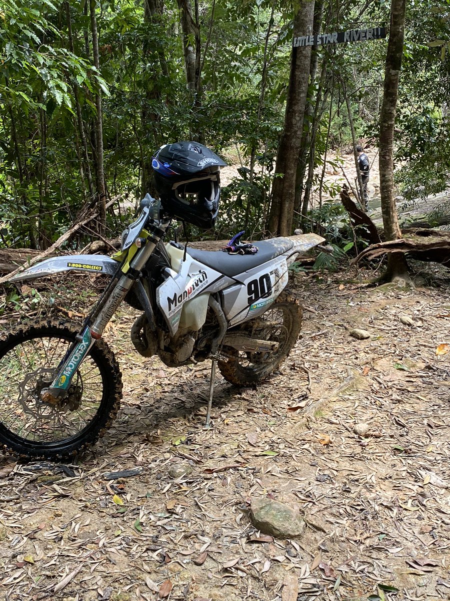 MillerFergus907's tweet photo. What a day rode 50+kms of hard enduro left home at 6am and got back at 6pm was a slog but worth it for the places we go #Husqvarna #townsville
#enduro #alpinestars #knobby https://t.co/or0H1LxygS