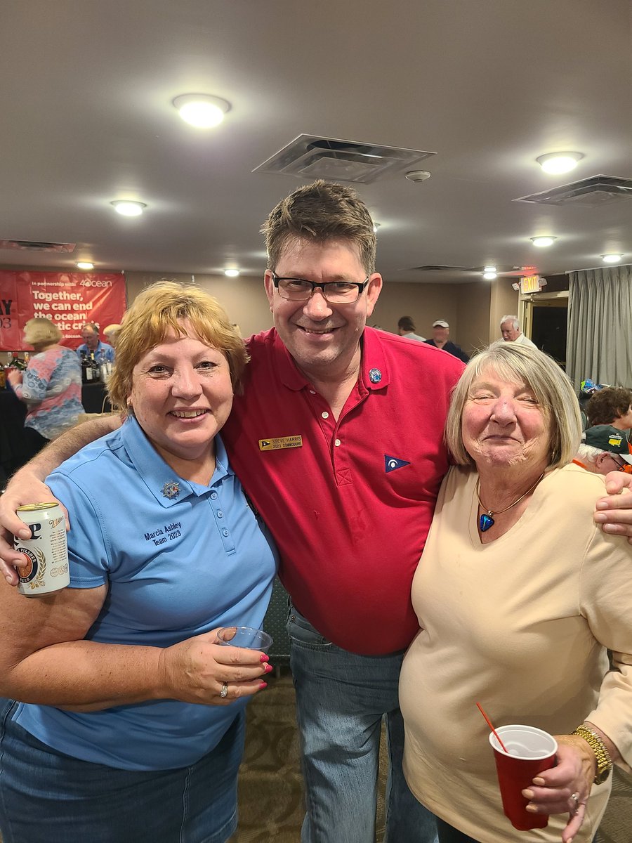 When Commodores leave their ladies in the Hospitality Room... younger Commodores step up!
Great I-LYA Meeting weekend... if you aren't here, you should be.