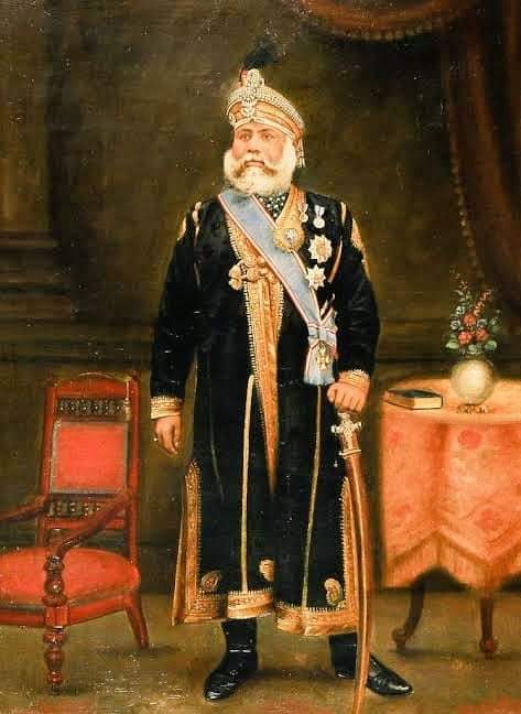 جڏهن حجاج بن يوسف محمد بن قاسم کي هڪ عورت کي آزاد ڪرڻ لاءِ سنڌ موڪليو ته حجاج بن يوسف جي ذاتي قيد ۾ 35 هزار عورتون ۽ مرد قيد هئا...!

 حوالو: تاريخ اسلام (مصنف پروفيسر عبدالله ملڪ) مورخ جون
#RajaDahirIsOurSindhiHero