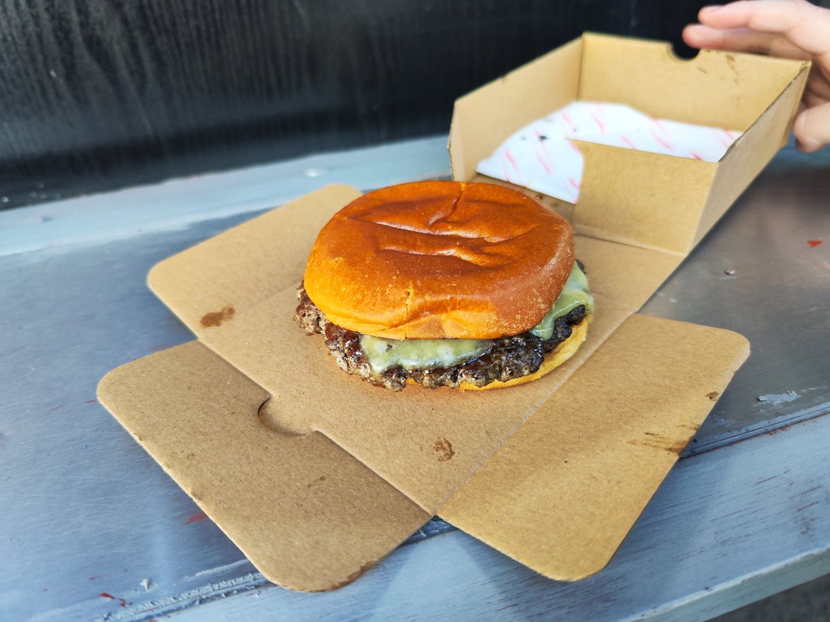 LoadedFlavez's tweet photo. See you at 12.30🍔🍟
#loadedfries #loadedburgers #strakburgers #loadedflavez #cattlemarket #nottinghamforest #forestfans #wolvesfans #nottingham https://t.co/13b8TG2pTe