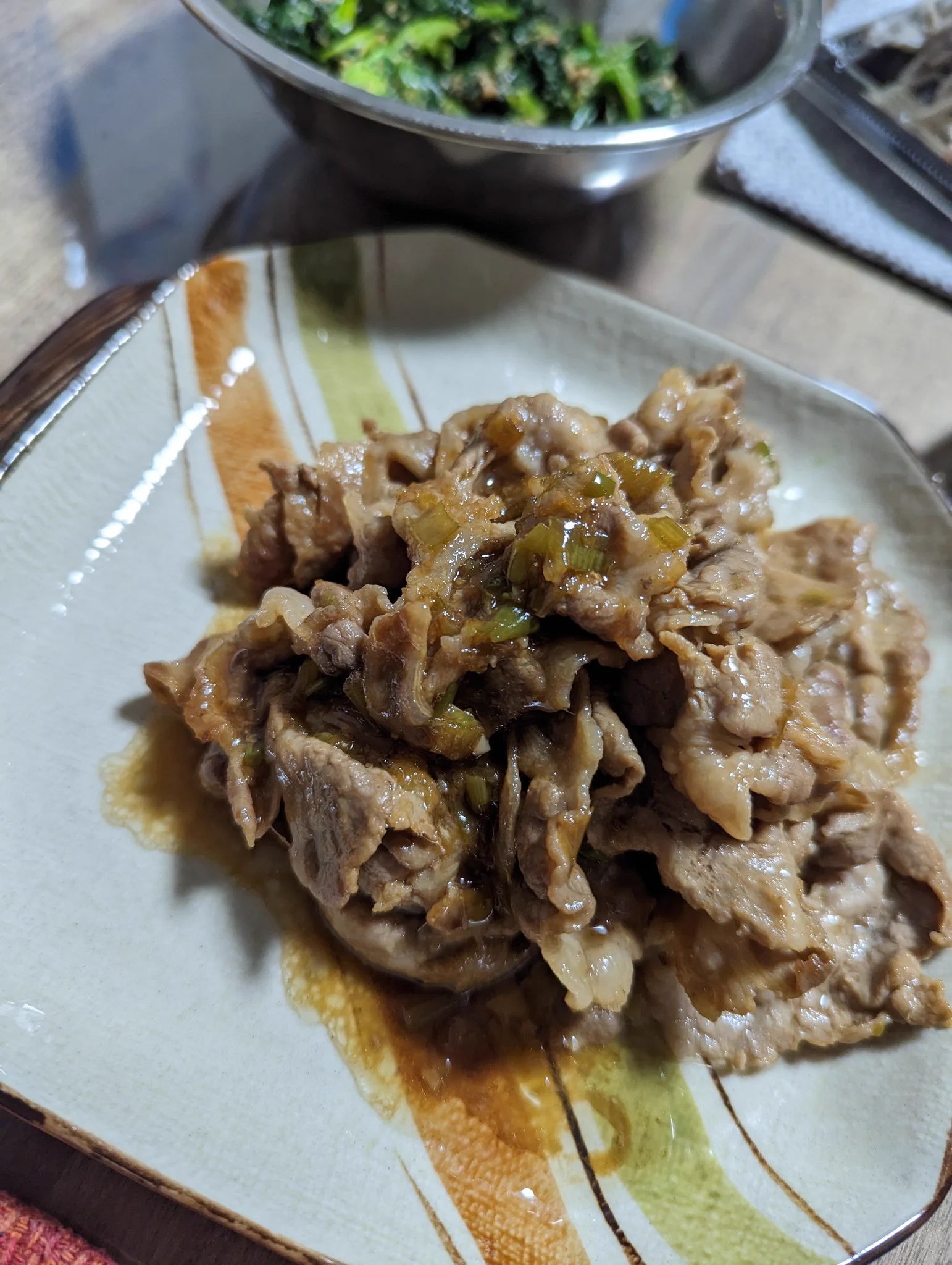 豚こまの油淋鶏🐷🐷
豚こまではなく、豚しゃぶ用のを使った〰
あー✨🍚が美味しい✨🥢
お疲れ様です〰(*^^*)
#ハマごはん
#油淋鶏  