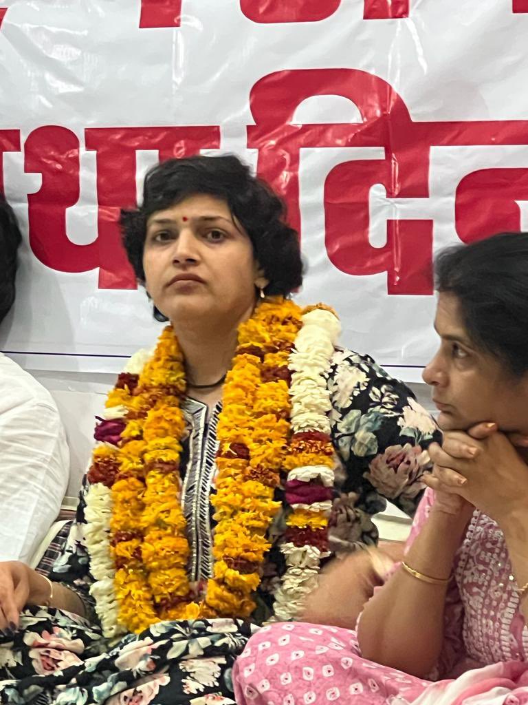 ShoulderKneeDr's tweet photo. डॉ नीलम खंडेलवाल आमरण  अनशन  पर पिछले चार दिन से 
बिका हुआ मीडिया ये नहीं बताएगा 
@aajtak @ndtvindia @1stIndiaNews @ZeeNews https://t.co/snMRgSsygy