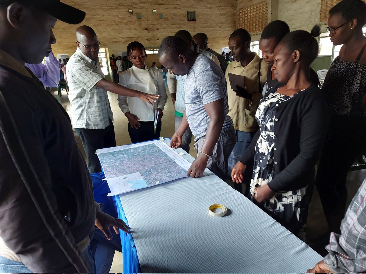 LizianAuma's tweet image. The ultimate goal of vulnerability mapping is to develop adaptation plans for the words within Kisumu county.
Today @Wanavijiji_sdi @Maseno_Uni  and @KisumuCountyKE  are helping the community do mapping in Kondele ward.  #coproductionofknowledge