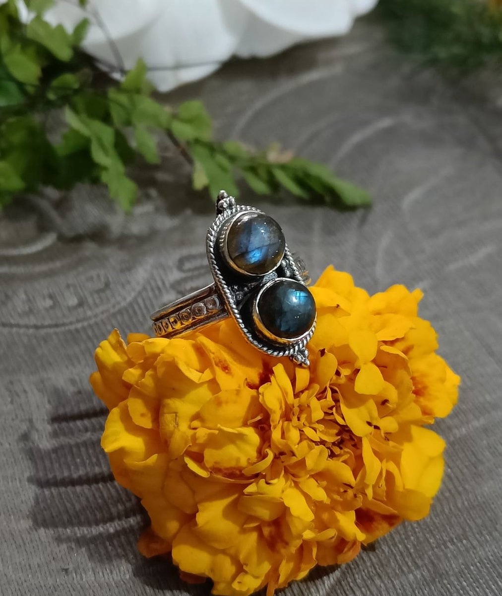 rajnijewelry's tweet image. Labradorite Ring,925 Sterling Silver
Buy AT:

amazon.com/Labradorite-St…

#Labradoritering #Twostonering #Giftforwife #Bohemianstylering #Hippiering #Giftforfriends #Statementring #Bridesmaidgift #Giftforbirthday #Attractivedesignring #Giftforwomen's
