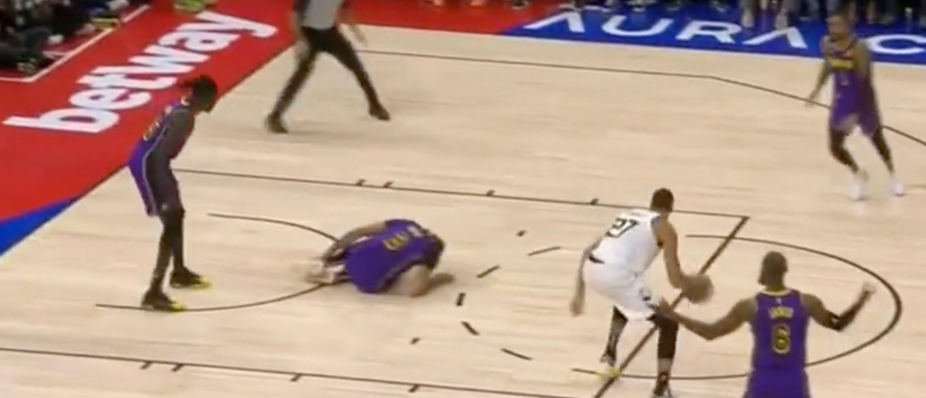 2hmonster's tweet photo. Rudy Gobert Thought The Lakers Went On A Run Because He Didn’t Want To Be ‘Too Ruthless’ Towards An Injured Anthony Davis - https://t.co/Z6U4WxtXbD https://t.co/EOq5Bft1u2