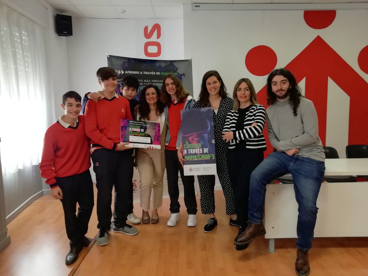 salescordoba's tweet photo. El grupo "Los Mímicos" de S3A con su representación en Minecraft de La plaza de la Corredera y su entorno gana el Concurso "Córdoba a través de Minecraft" organizado por @fundecoruco y el Ayuntamiento de Córdoba.
#SalesianosCórdoba #AbrimosCaminos #Gamificación #Patrimonio https://t.co/083VWLDSqM