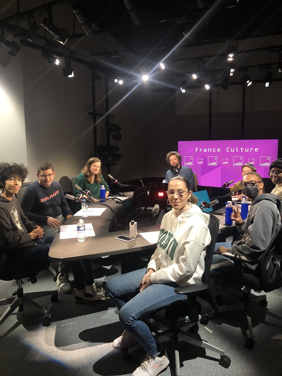 fsaltiel's tweet image. Comment se joue et se déjoue la « réputation numérique » des adolescents ? 5 lycéens de Pierrefitte prennent le micro dans @LeMeilleurdesM en compagnie de @MargotDeage. C’est rare et si important de savoir les écouter. 
En podcast et à 17h sur @franceculture 
@LeCLEMI #SPME2023