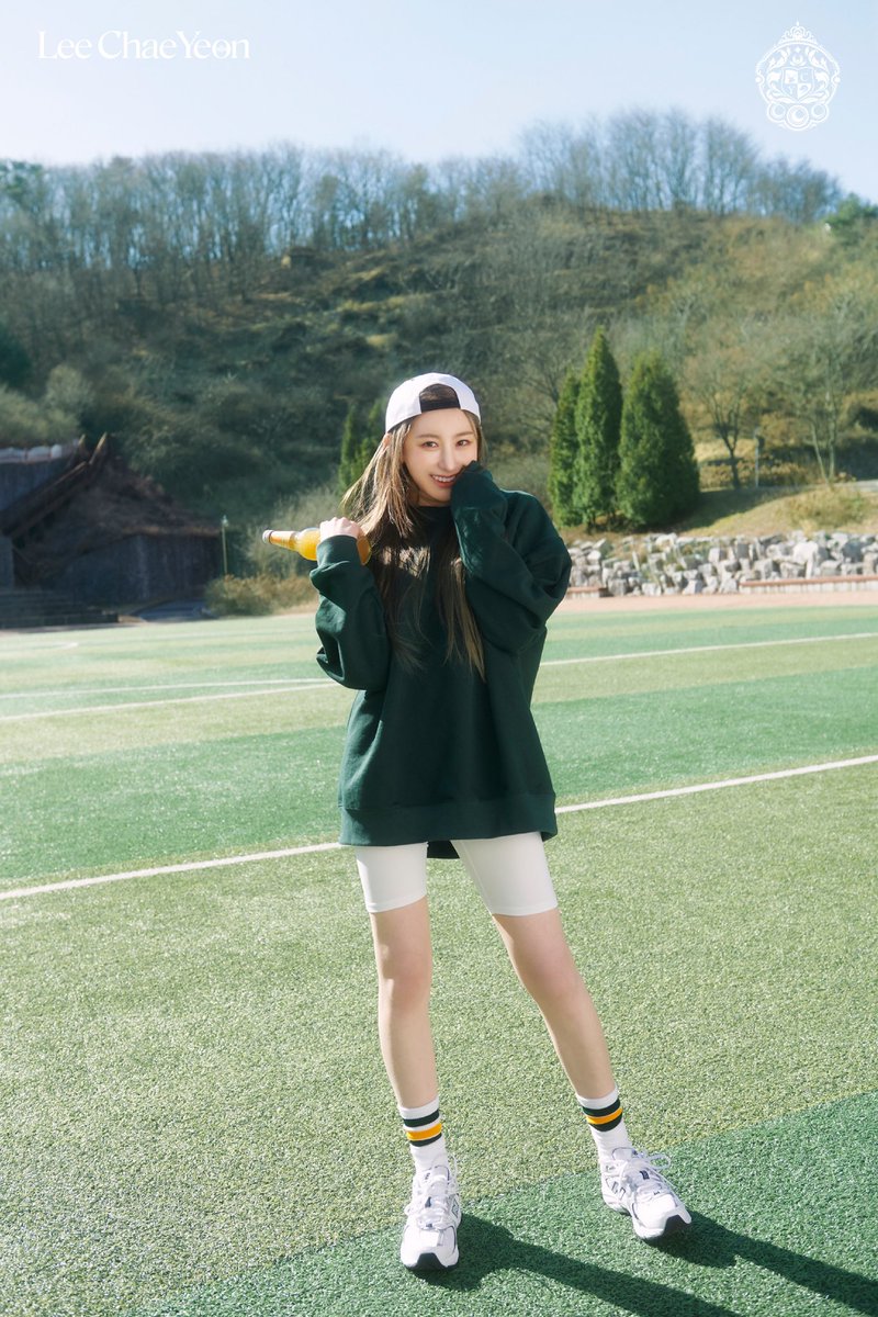 Chaestiveal's tweet photo. The second concept photo I dropped was the chick and sporty side of mine. Fun game, fresh air, the warmth of sunlight, comfy outfit... I won't ask for more. 🍀🪹 https://t.co/otFCmxPbNU