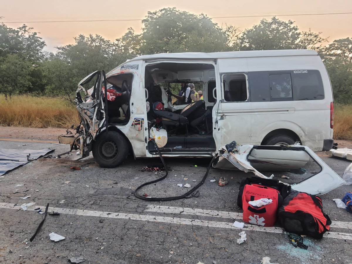 Eight killed in a head-on crash on the N1 North, Limopo https://t.co ...