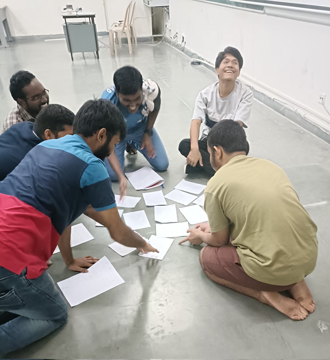 Karuta Hiragana card fight of @IITHyderabad students @ yesterday's Japan hour.

#SIC #Japan #India #engage #cultureexchange