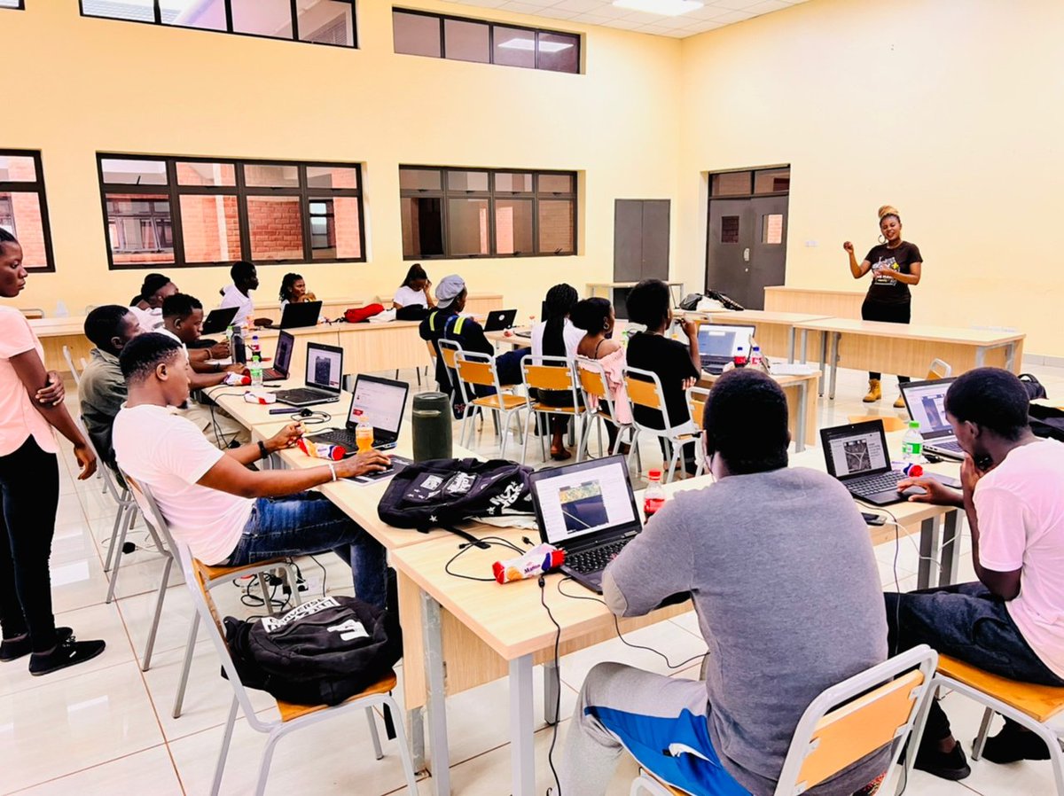 OSMMalawi's tweet photo. Yesterday we had a mapathon workshop with @ Luarnar YouthMappers, we mapped buildings, roads and rivers for emergency response after Cyclone Anna and Freddy
#ImpactGrant
#Esa open mapping hub https://t.co/JFpCc9yUK0
