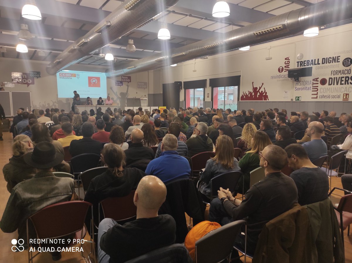 CCOOSeat's tweet image. Masiva afluencia a la
Asamblea!!!