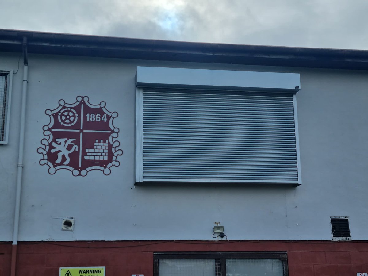 Sutton_StH_CC's tweet photo. We are absolutely made up with phase one of our exterior steel artwork which was erected yesterday. 

Massive thanks to @TheAbbeyGroup for providing such a fantastic service. It looks absolutely superb.

#COYS https://t.co/rKTmLhsIsB