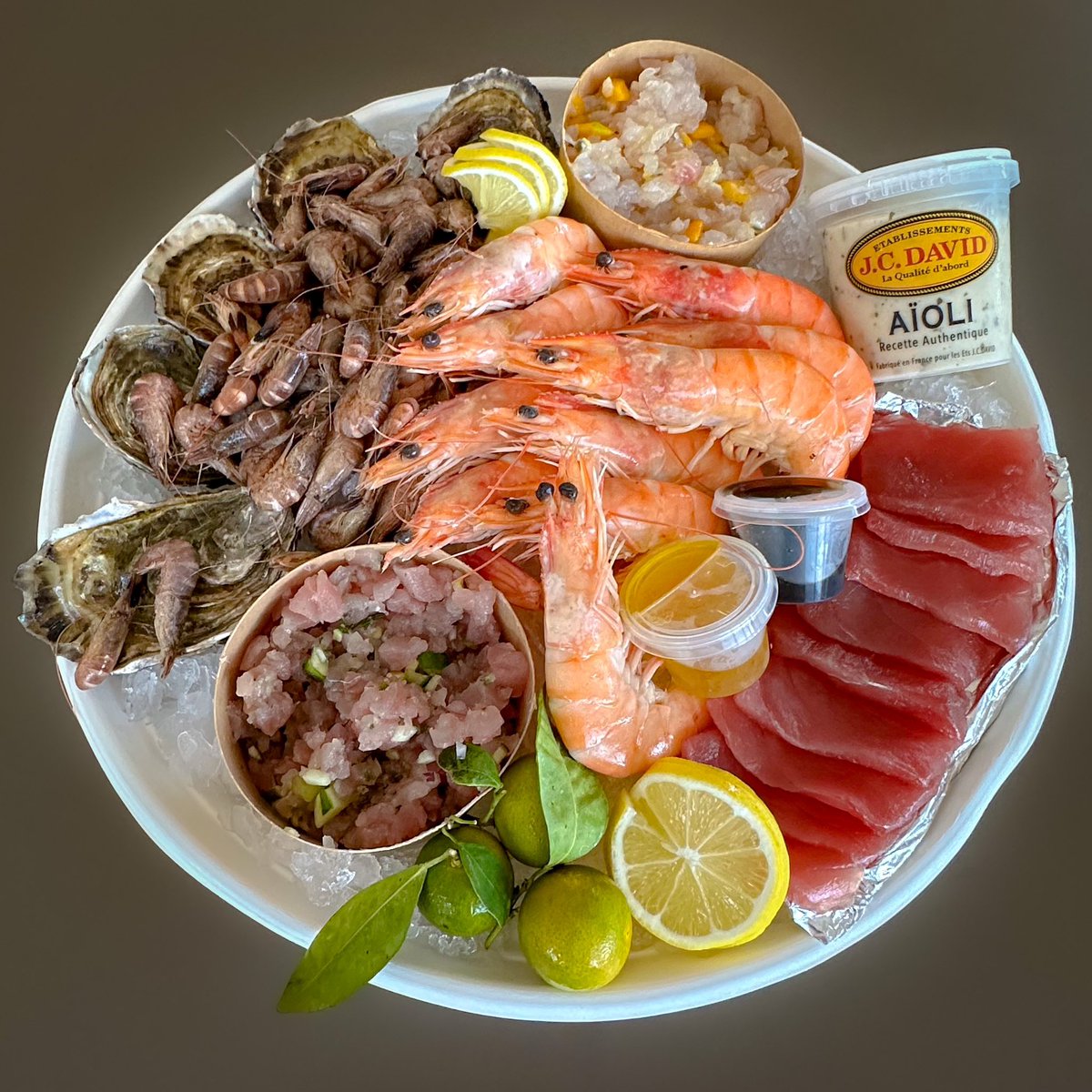 FoodbySteph's tweet photo. En ce 1er avril, la mer est à l’honneur chez nous avec ce délicieux plateau Le Poisson d'Alisée qui a récemment ouvert à la Possession place du marché.
#fruitdemer #poissonnerie #food #foodphotography #lareunion #reunion #iledelareunion #team974 #reunionisland #reuniontourisme https://t.co/zrUOxfzgUz