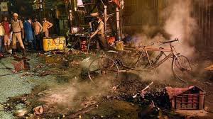 LtGenAshokInf's tweet photo. #RamNavamiClash
It would be worth analysing as to why these clashes did not occur in UP or Assam where Muslim population is maximum? Why every time it happens in West Bengal, Bihar and known hotspots ? Who is providing official patronage and silent sympathy for divisive forces? https://t.co/9Kya8124m3