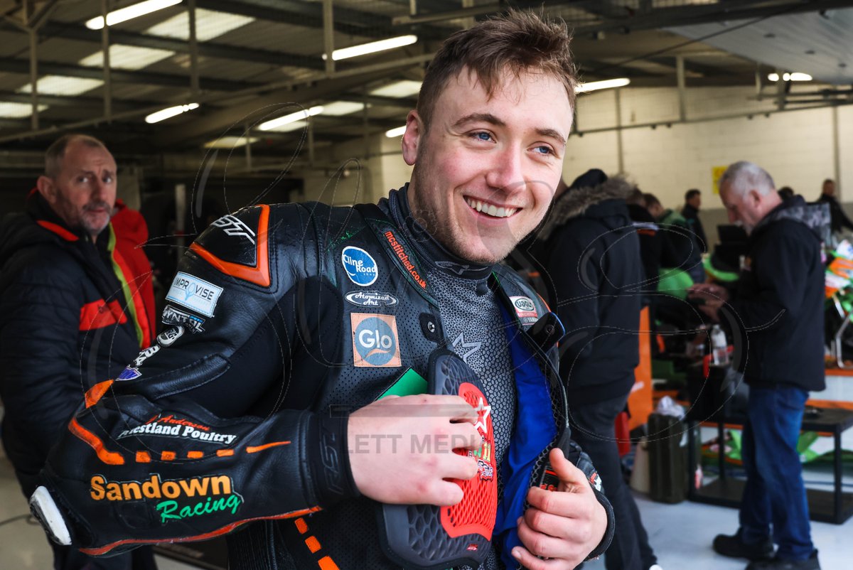 2023 is officially underway!

#motorsport #socialmediamanager #contentcreator #BSB #britishsuperbikes #silverstone #preseason #testing #portraits #motorsportphotographer #photographer