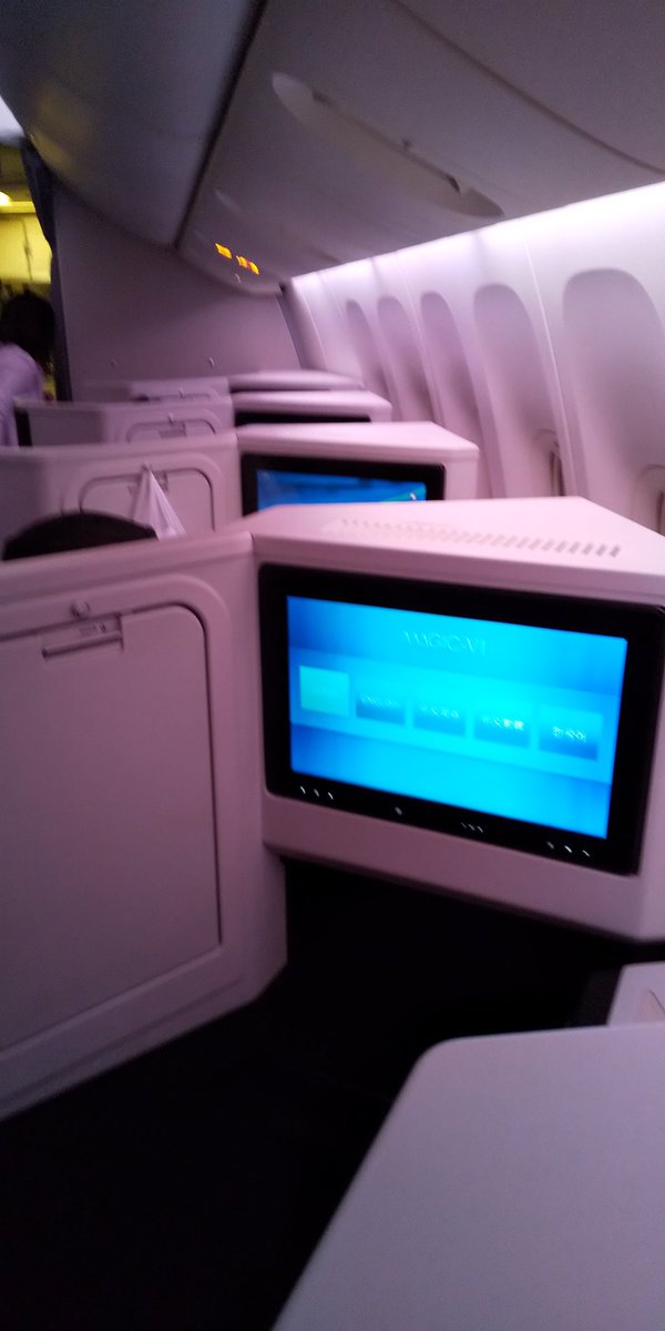 shiomizukj's tweet photo. JAL974便は772ER(JA703J)です。
4月は幹線の運用がない(と思う)ようなのでもう引退か？という情報もあるようですが、少なくとも今日は羽田～石垣の2往復で飛んでいます。
767Fから機材変更でJになった時は「え？」と思ったのですが、こちらは歓迎です。
#JAL
#777ER https://t.co/EKMuhtcPtQ