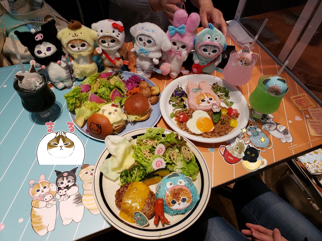 7catloves's tweet photo. 皆を連れてコラボカフェ行ってきました〜❣️
可愛くて美味しくて最高な幸せ空間でした🥰💗
コースターもコンプ出来て嬉しい😻💕💕 https://t.co/rtinxztZI8