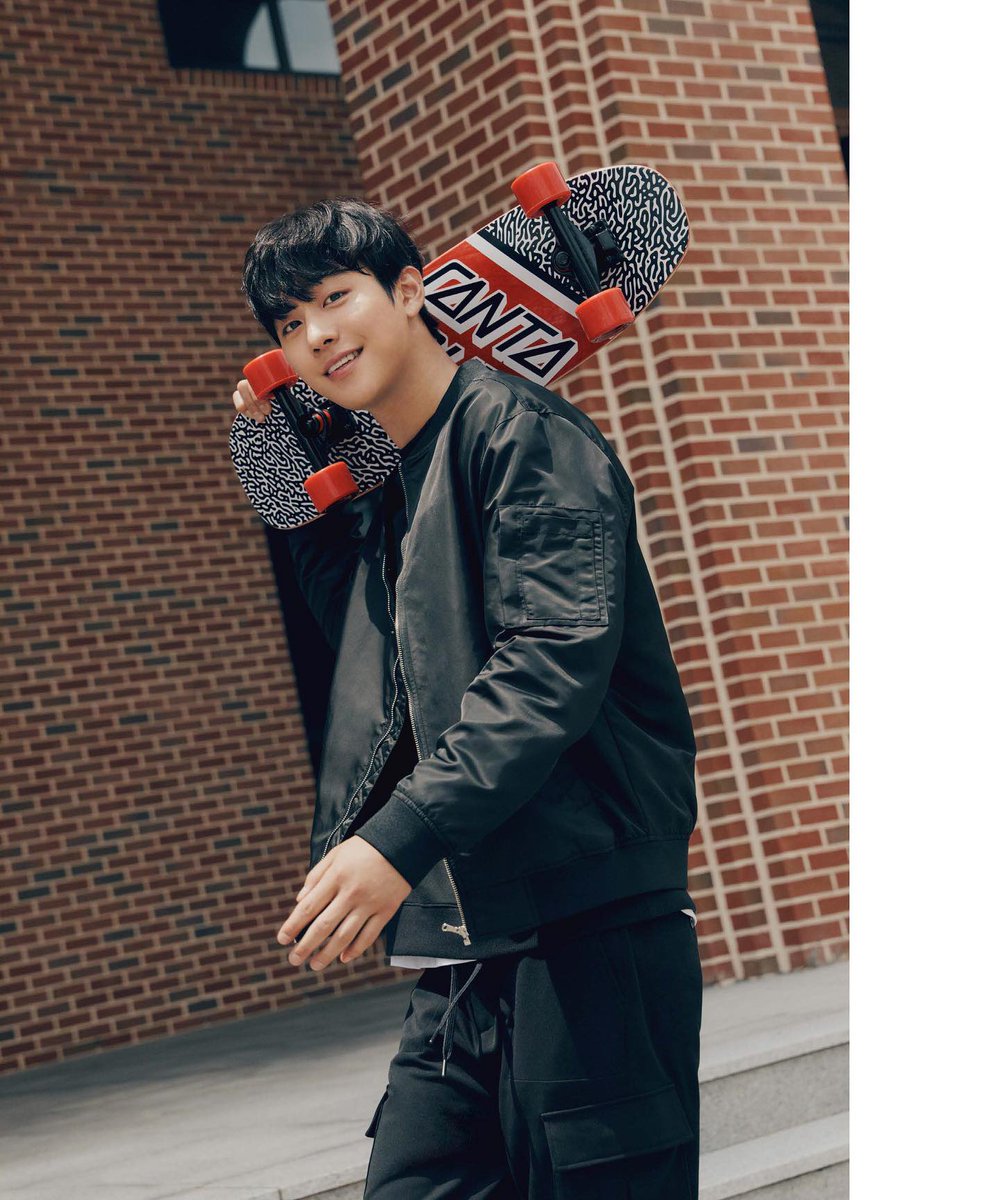 Paularis950417's tweet photo. 230328 moss_r_official
<New Classic Social Club>

#moss #mosscreative #22fall #edition #안효섭 https://t.co/trFcvIGyJj