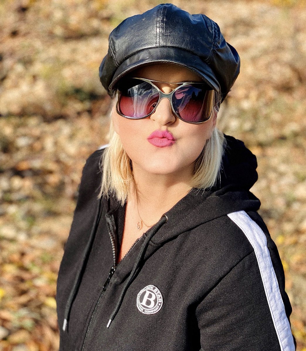 Καλό μήνα πάντα με υγεία! 💋 
#καλομηνα