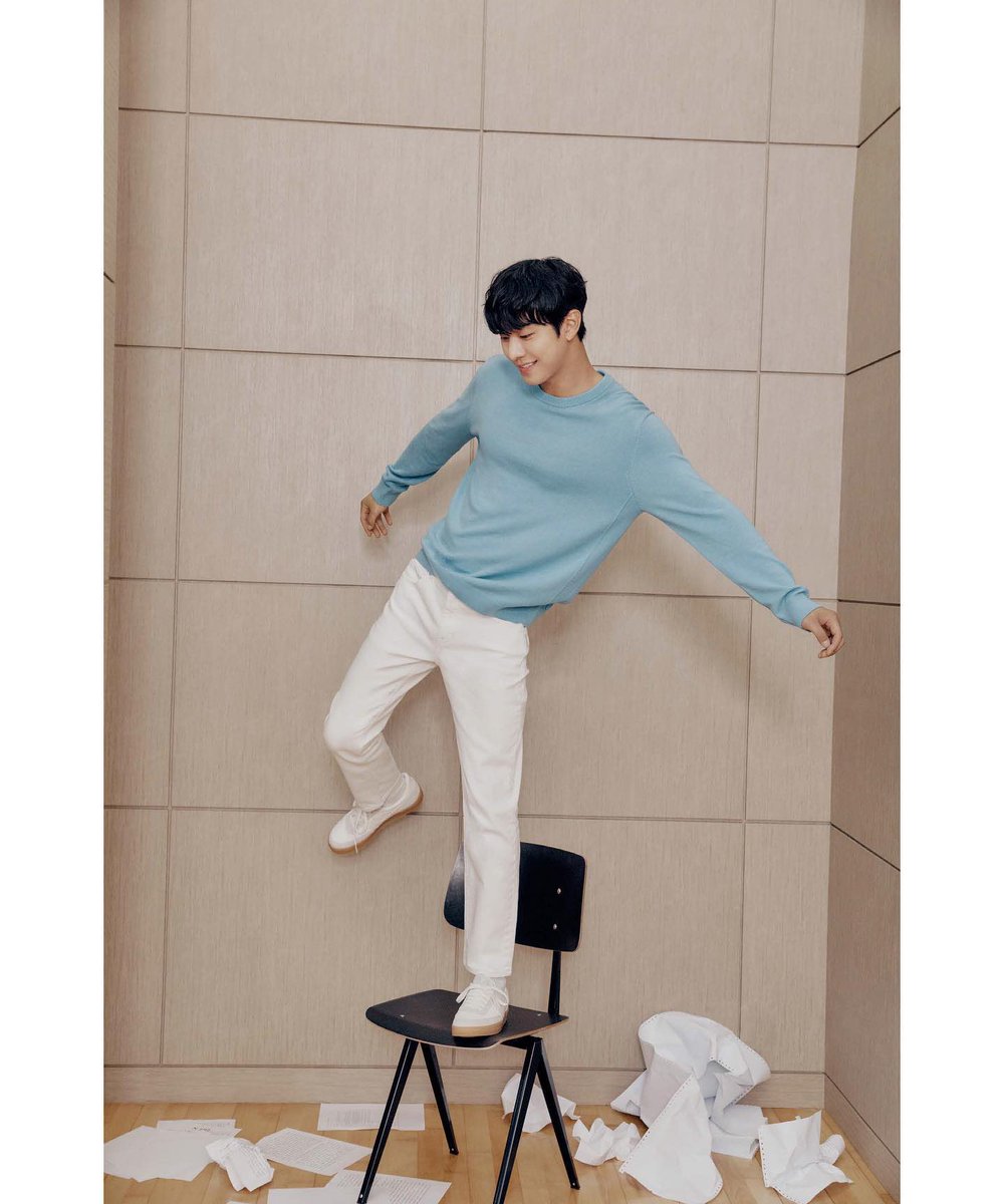 Paularis950417's tweet photo. 230328 moss_r_official
<New Classic Social Club>

#moss #mosscreative #22fall #edition #안효섭 https://t.co/QootgOK3sE
