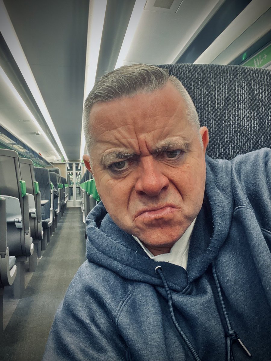 AledHall's tweet image. I know it’s April the 1st but this is taking the f***ing piss…
Got half way between Swindon and Bristol but coz the track is flooded we’re now heading back to Swindon FFS…. 
April Fool???
I bloody wish🙁
Could be on here for a while🤮
#OperaLife