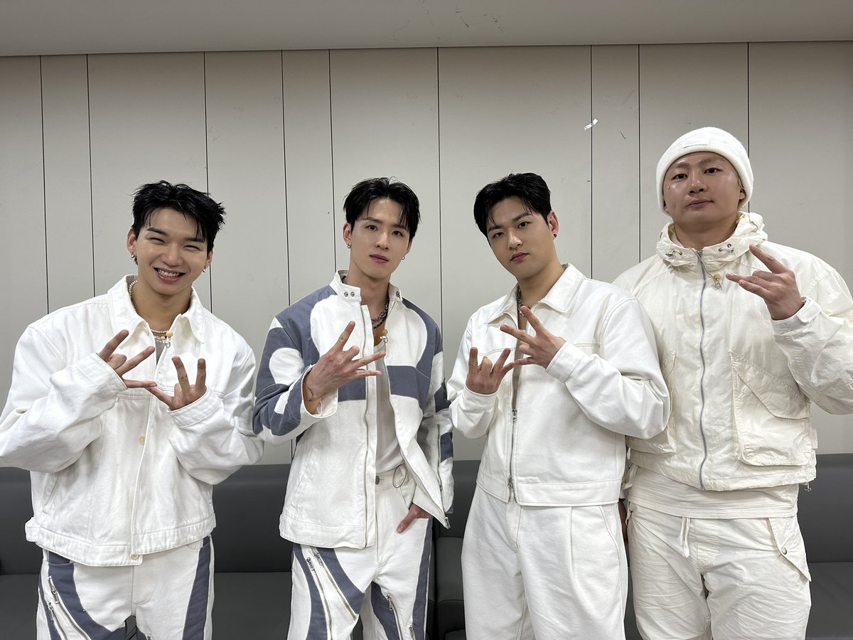 [#PRIMEKINGZ]
잠시 후, PM 6시 10분!
#KBS2 #불후의명곡 📺
#프라임킹즈 와 함께 만나요!
본방사수! 🤘