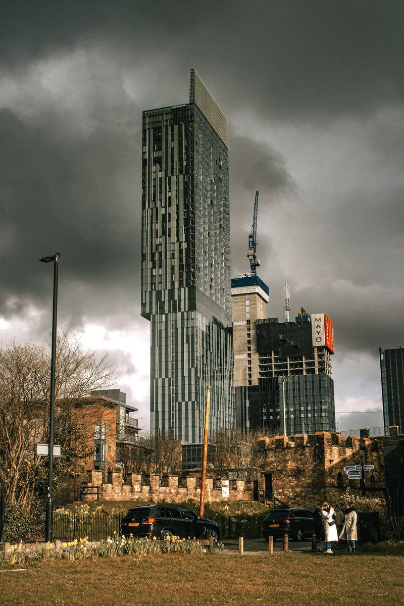 Tmphoto96's tweet image. I think @AngryBeetham is a tiniest tower in universe. 🫶🏻