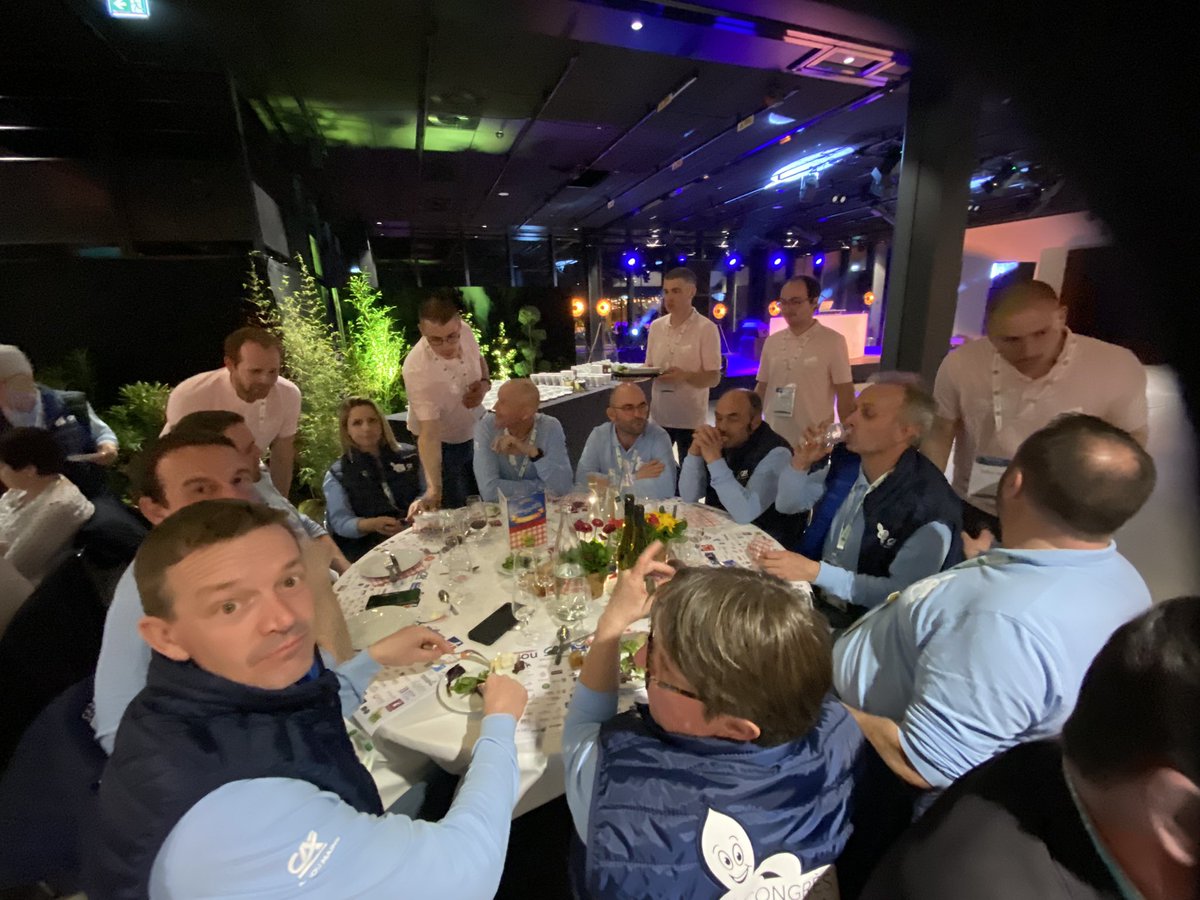 Un immense MERCI à la formidable équipe de #bénévoles <a href="/FDSEA49/">FDSEA 49</a> <a href="/JeunesAgri49/">JeunesAgriculteurs49</a> !
Vous avez préparé ce Congrès <a href="/FNSEA/">La FNSEA</a> avec enthousiasme, rigueur et générosité et ainsi donné une formidable image de notre département: dynamisme et humanisme.
Applaudissements nourris&amp; mérités !👏👏👏