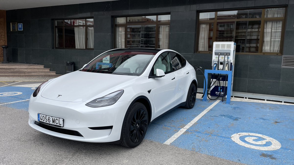 Dr_Eco_EV's tweet photo. Primera parada @zunder_es #MirandadelEbro antes de pasar la frontera rumbo Normandia 🇫🇷
Salimos al 100% llegamos al 20% 274km 16,5kWh/100
Todo autovía temperatura exterior 10°C y viento #normandiaEV https://t.co/VUOCjBL3iC