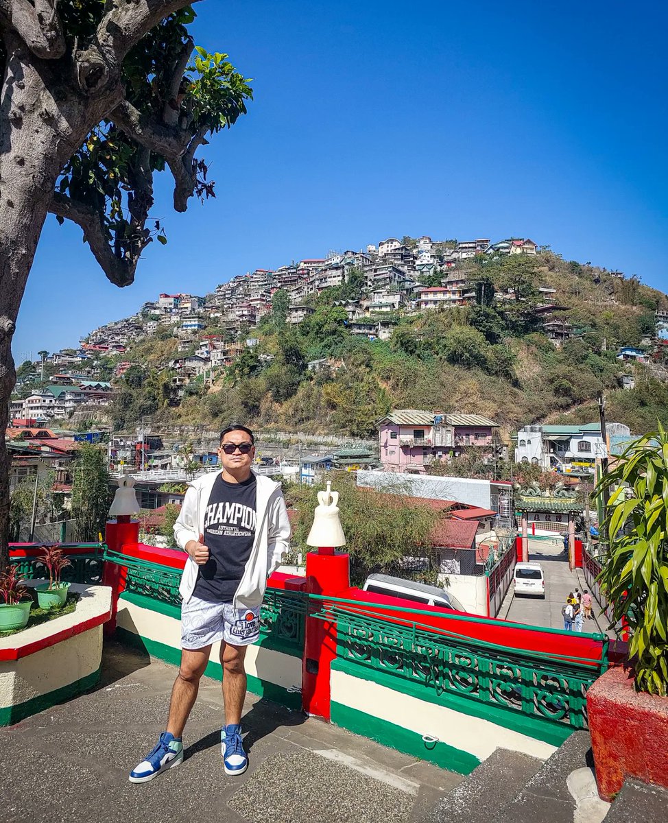 jim2xlee's tweet photo. Not all those who wander are lost. 🛕⛩️ #BaguioTrip https://t.co/uAvYSHYNYs