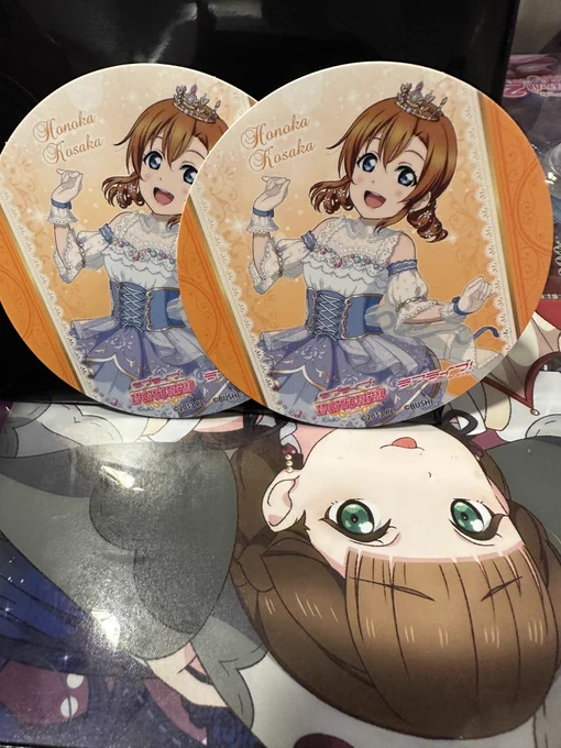 Aqoursのパフェと善子ちゃんドリンクコースターは、ほのかちゃん。お目当てのよしまるのアクスタ特典のポストカードいただけました 