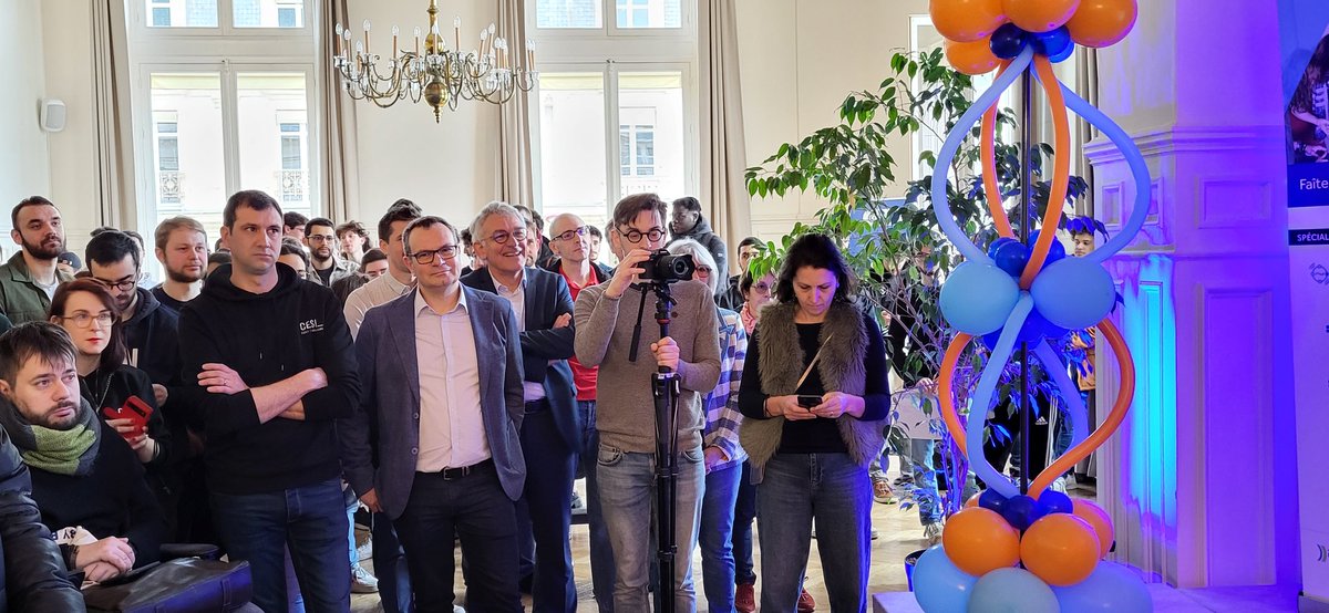 ensimofficiel's tweet photo. C'est parti pour les #24hducode👍
49 équipes, + de 200 participants, 65 étudiants de l'ENSIM 👏
Charles Pezerat, Directeur de l'ENSIM souligne l'engagement de l'école dans cet événement et encourage tous les étudiants ensimiens engagés dans cette compétition
@LeMansUniv https://t.co/yTXybqaLLD