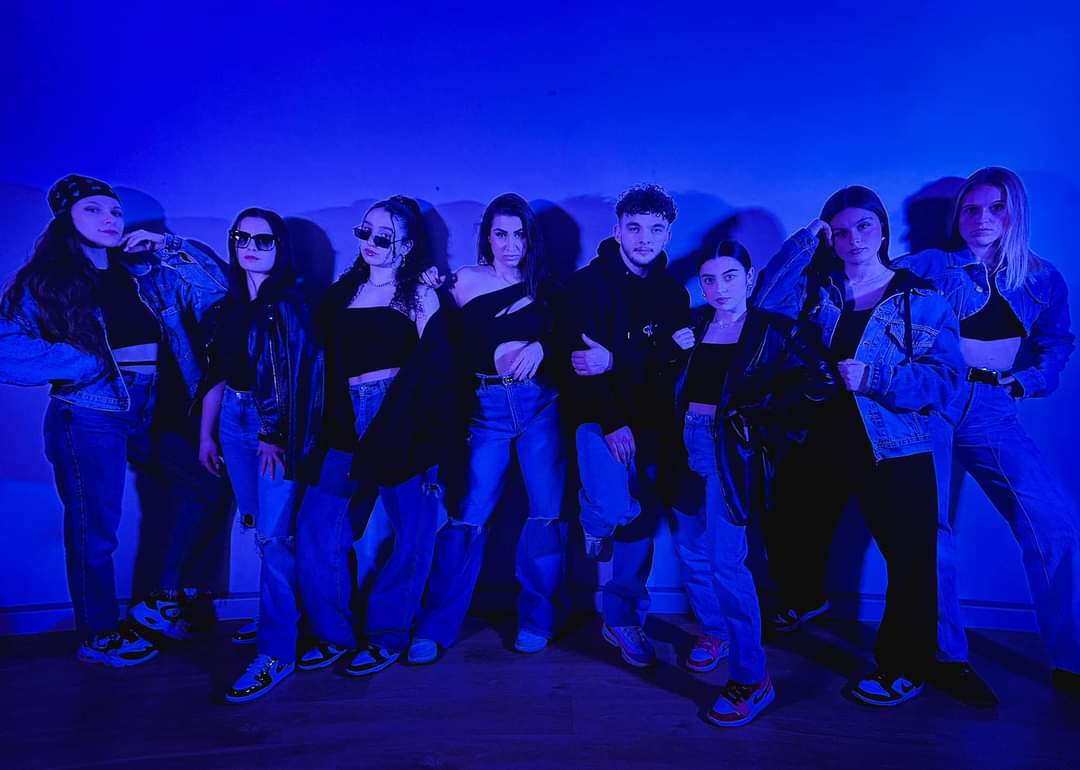soda_crew's tweet photo. 🟦🌀 B̶L̶U̶E̶ M̶O̶O̶D̶ 🌀🟦  
  @soda_crew - - - Show 🔜 . . .
     
 #sodacrew #dancers #lyon #showdancers @celine_clain https://t.co/U6HTsFdXLI