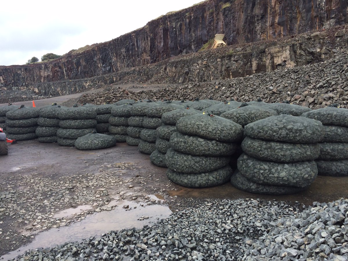 RidgewayOnline's tweet photo. Ridgeway Rockbags are used to protect riverbanks, coastal areas, bridges and monopiles from scour damage and are designed for use in marine environments. 

Find out more: - https://t.co/F2nosBEcBA

 #engineering #civilengineering #erosioncontrol #filterunit https://t.co/JXWkDLA90v