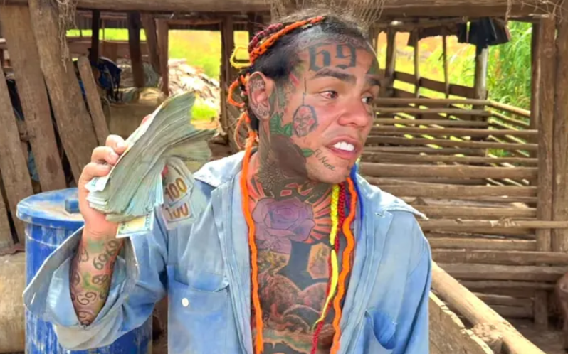 CelebrityBuda's tweet photo. TEKASHI 6IX9INE CALLS ATTACK SUSPECTS “COWARDLY” IN RESPONSE TO THEIR ARREST
Click here to read more⬇️⬇️👇👇
https://t.co/FUL93UbYfJ

#6ix9ine #sixnine #6ixnine https://t.co/6zDK1zXHXM