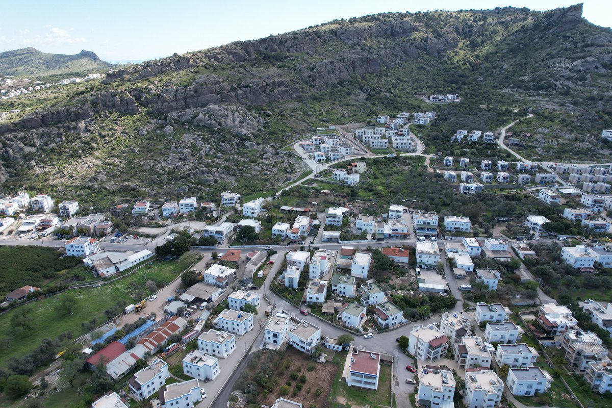 bodrum_cetin's tweet photo. Gündoğan Merkez'de Satılık Kargir Ev ve İmarlı Arsa
-Gündoğan merkezde 540 m2 Satılık kargir ev ve arsa.
-%30 imarlı olup ,isterseniz mevcut evi tadilatla yaşanır hale getirilebilir,isterseniz yeniden konut yapabilirsiniz.

📷0533 313 27 14

https://t.co/U9GWGT9Xr1... https://t.co/L8R6dcAasF