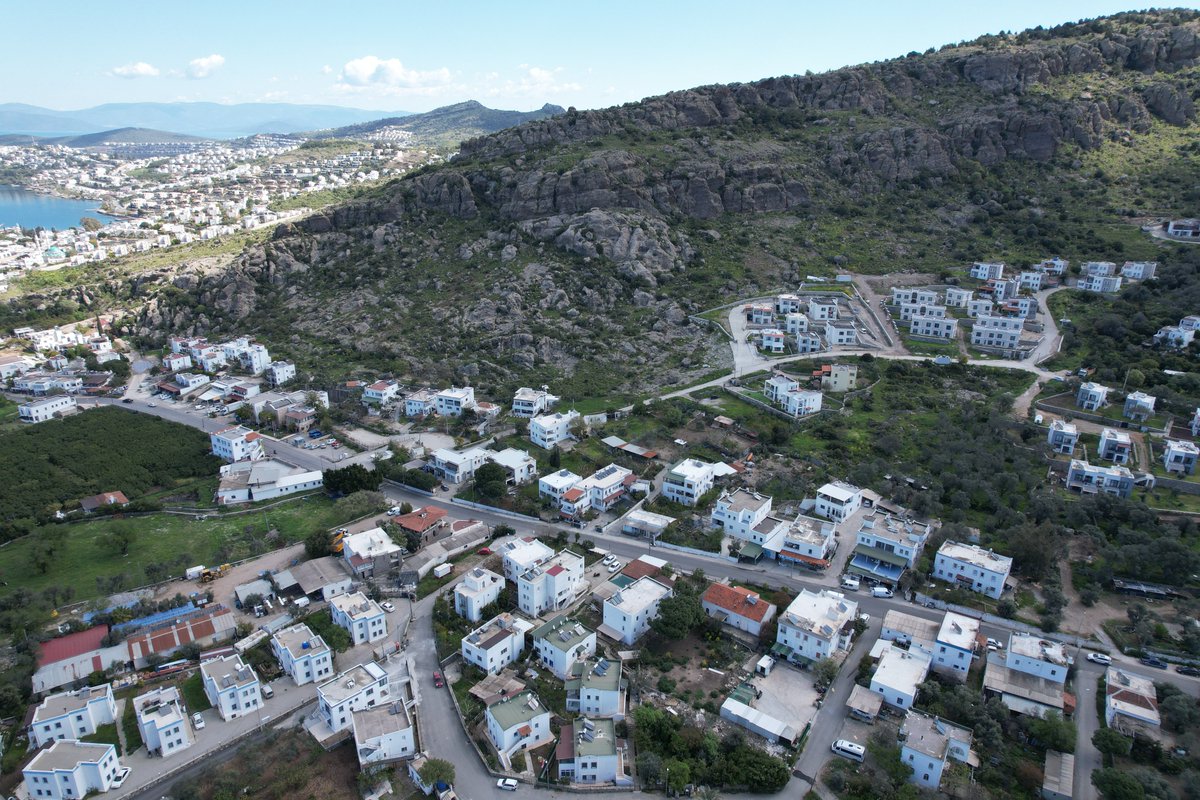 bodrum_cetin's tweet photo. Gündoğan Merkez'de Satılık Kargir Ev ve İmarlı Arsa
-Gündoğan merkezde 540 m2 Satılık kargir ev ve arsa.
-%30 imarlı olup ,isterseniz mevcut evi tadilatla yaşanır hale getirilebilir,isterseniz yeniden konut yapabilirsiniz.

📷0533 313 27 14

https://t.co/U9GWGT9Xr1... https://t.co/L8R6dcAasF