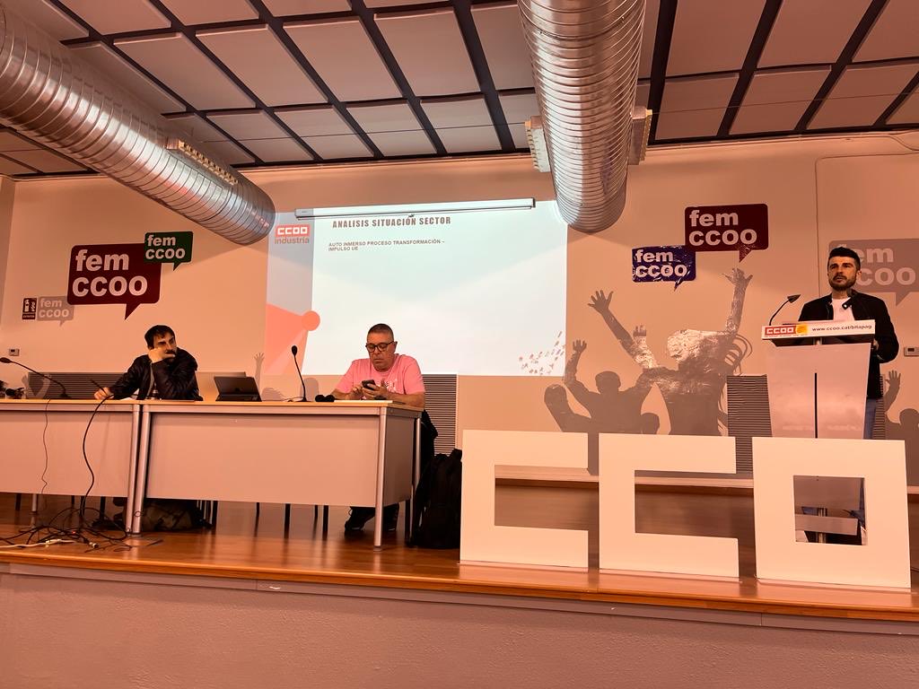 MarquezCarlitos's tweet image. Asamblea de Afiliad@s de CCOO-SEAT. Un análisis del Sector del Auto. Impacto del proceso de Descarbonización su transformación de la combustión a Electromovilidad. Futura fabricación. El impacto en el empleo de la descarbonización. La cadena de valor. En la economía Circular….